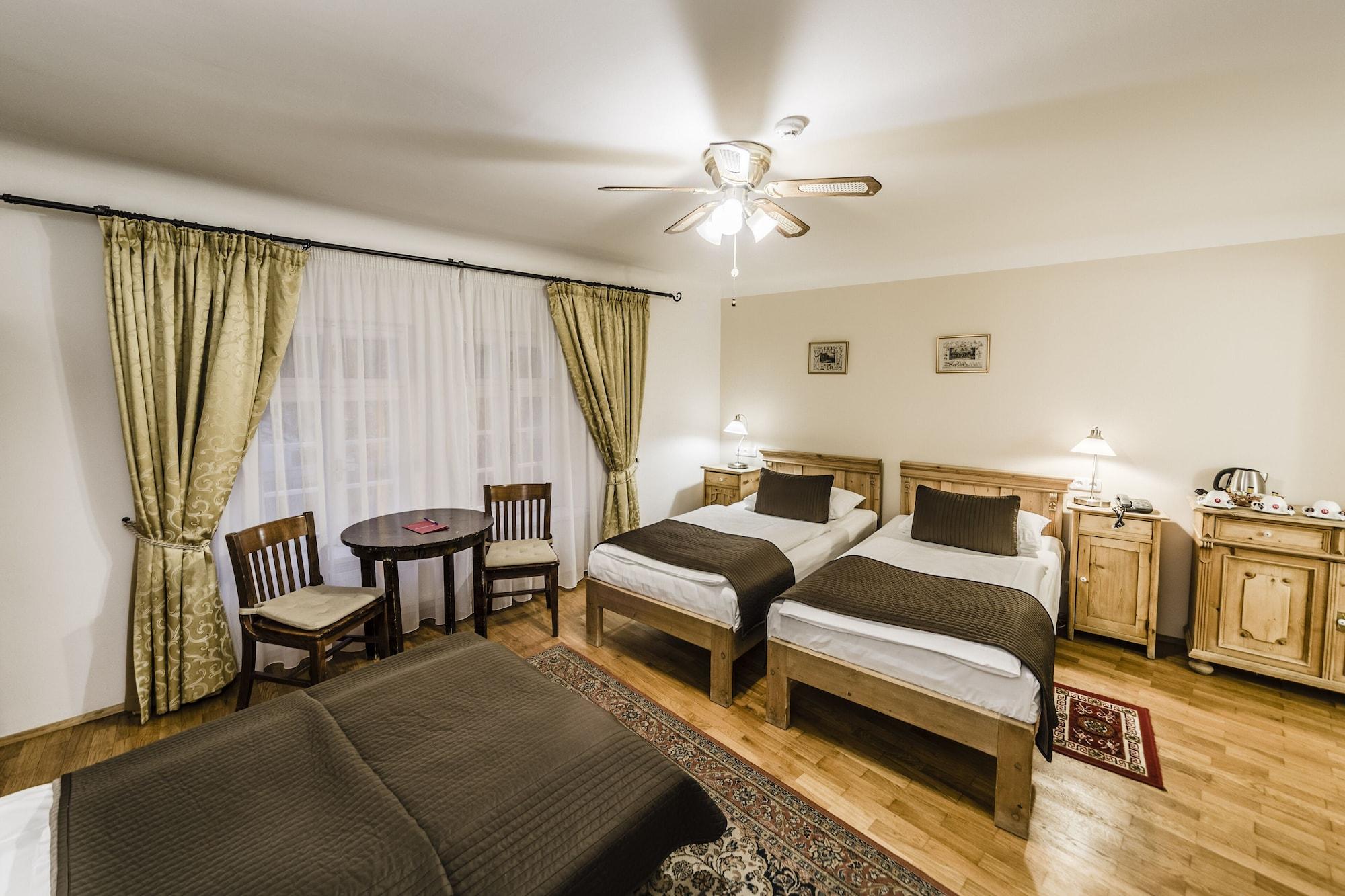 Archibald At The Charles Bridge Hotel Prague Ngoại thất bức ảnh