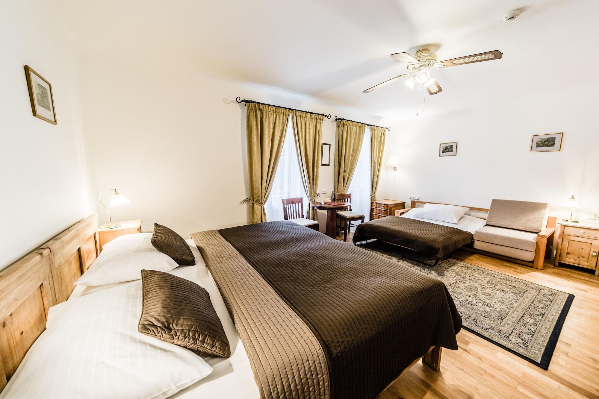 Archibald At The Charles Bridge Hotel Prague Ngoại thất bức ảnh