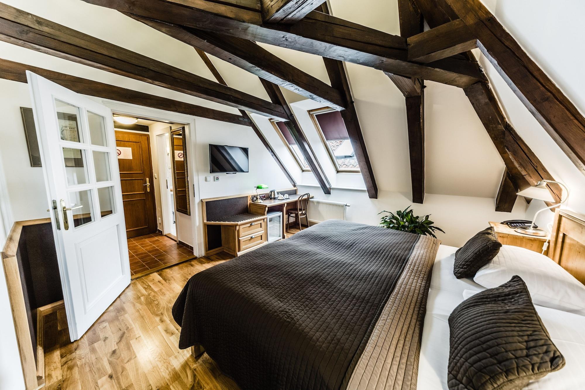Archibald At The Charles Bridge Hotel Prague Ngoại thất bức ảnh