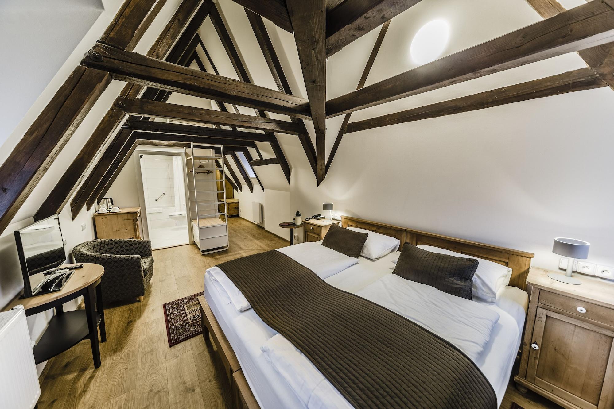 Archibald At The Charles Bridge Hotel Prague Ngoại thất bức ảnh