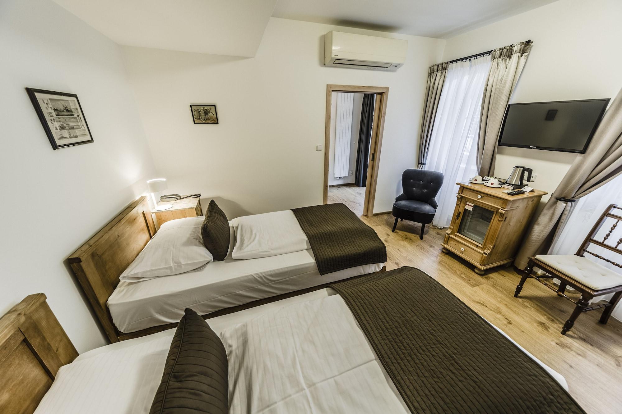 Archibald At The Charles Bridge Hotel Prague Ngoại thất bức ảnh