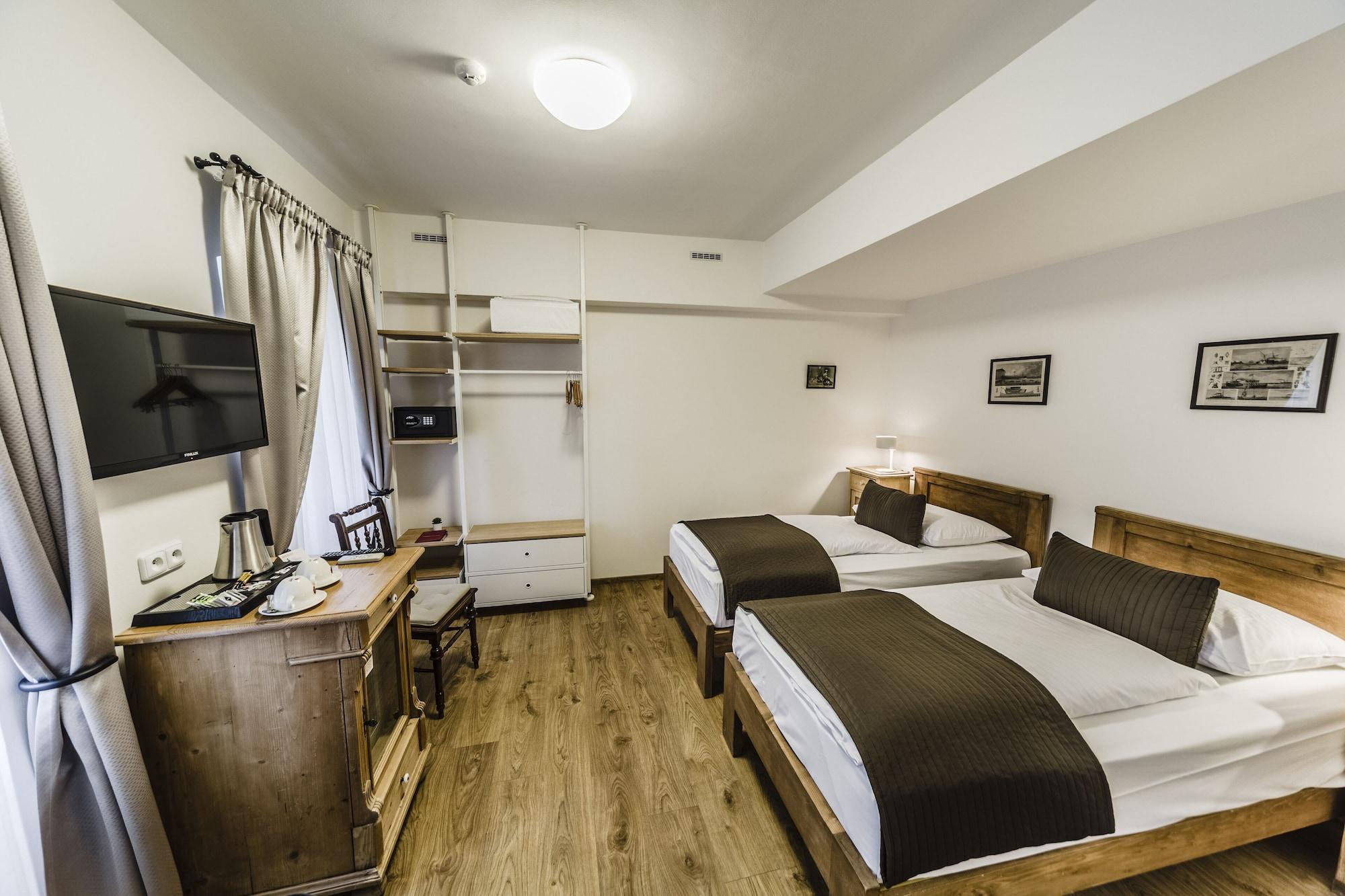 Archibald At The Charles Bridge Hotel Prague Ngoại thất bức ảnh