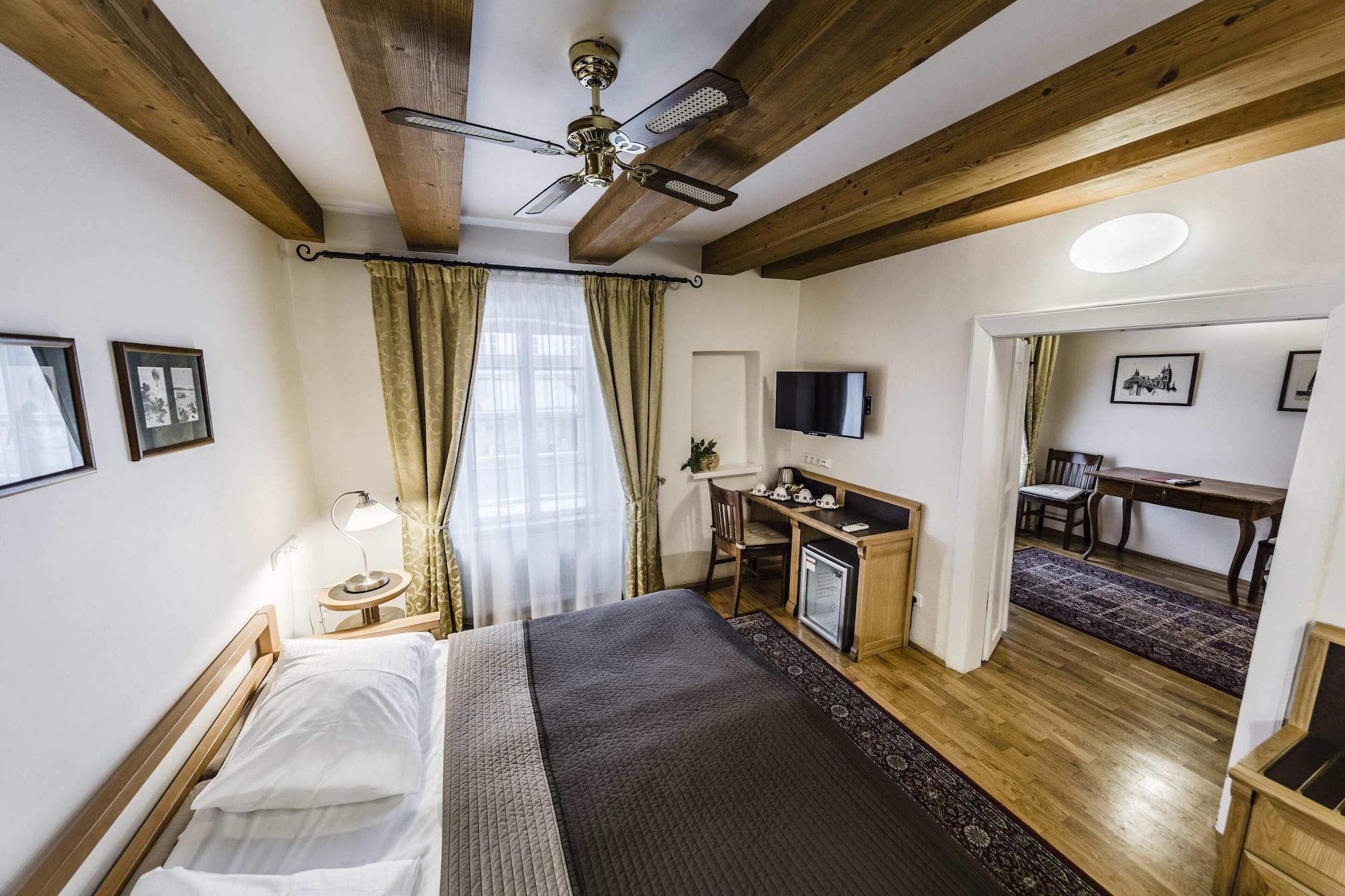 Archibald At The Charles Bridge Hotel Prague Ngoại thất bức ảnh