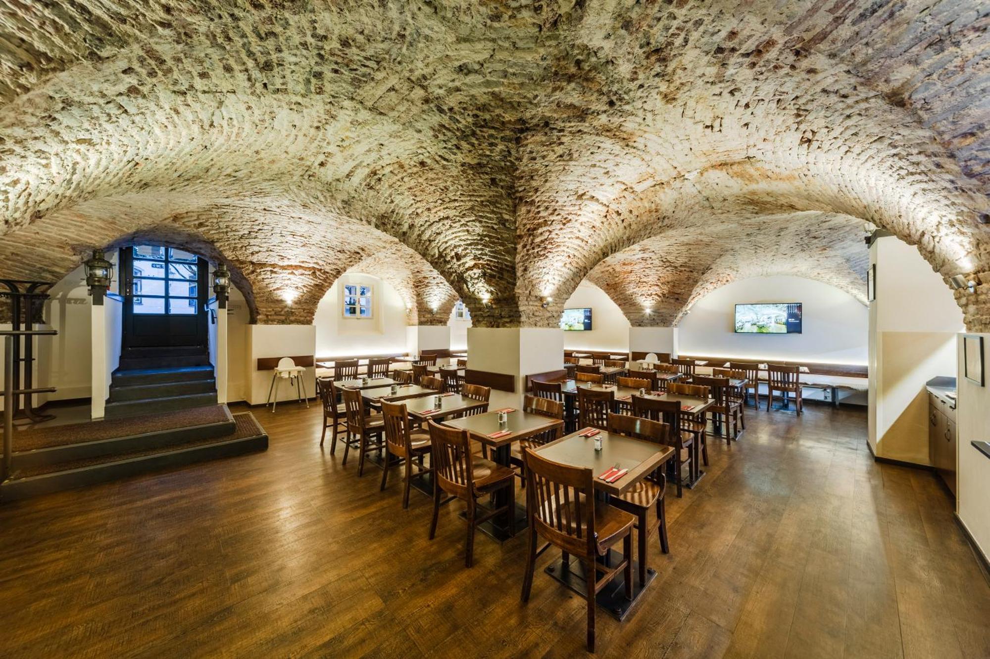 Archibald At The Charles Bridge Hotel Prague Ngoại thất bức ảnh