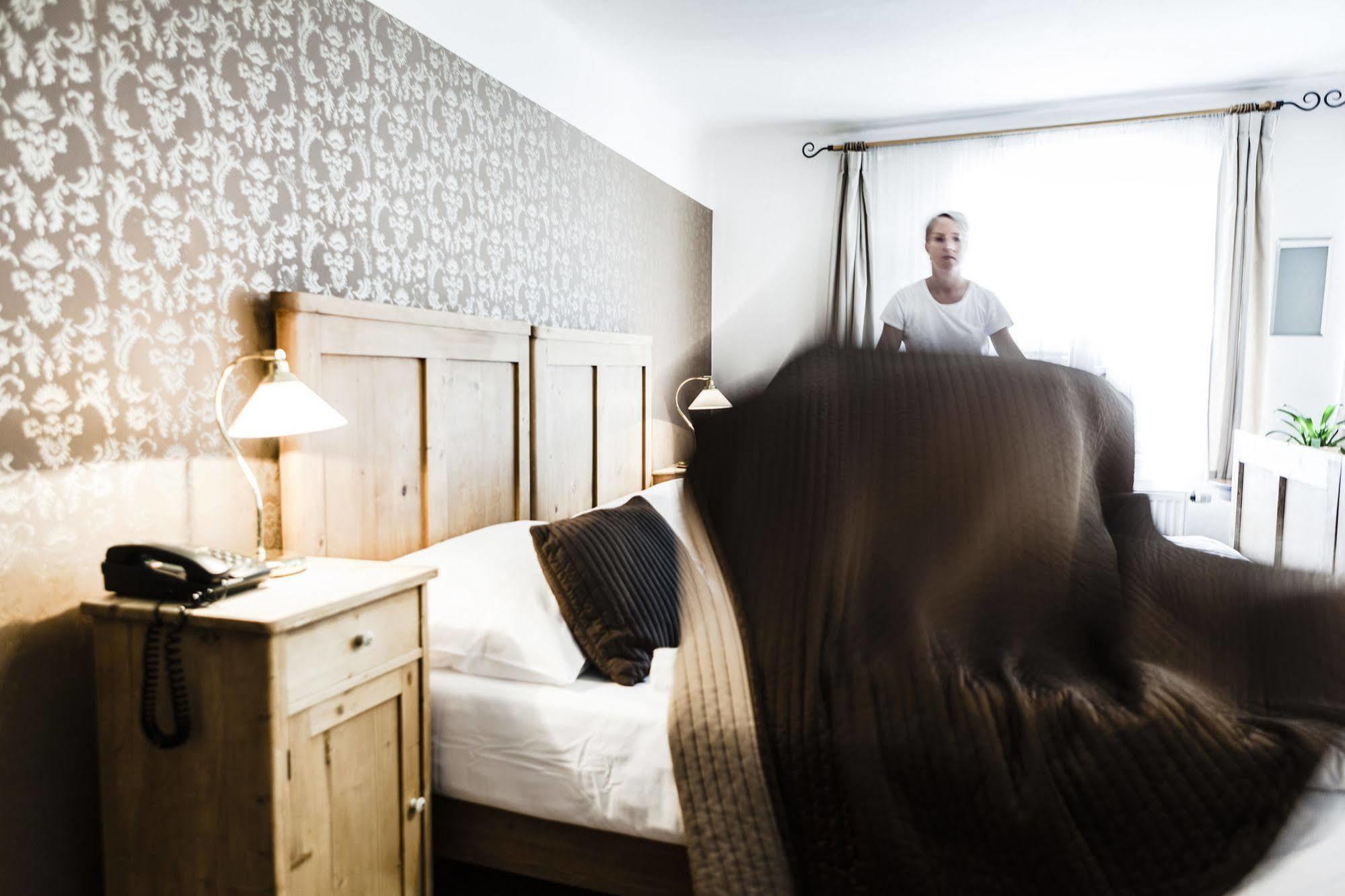 Archibald At The Charles Bridge Hotel Prague Ngoại thất bức ảnh
