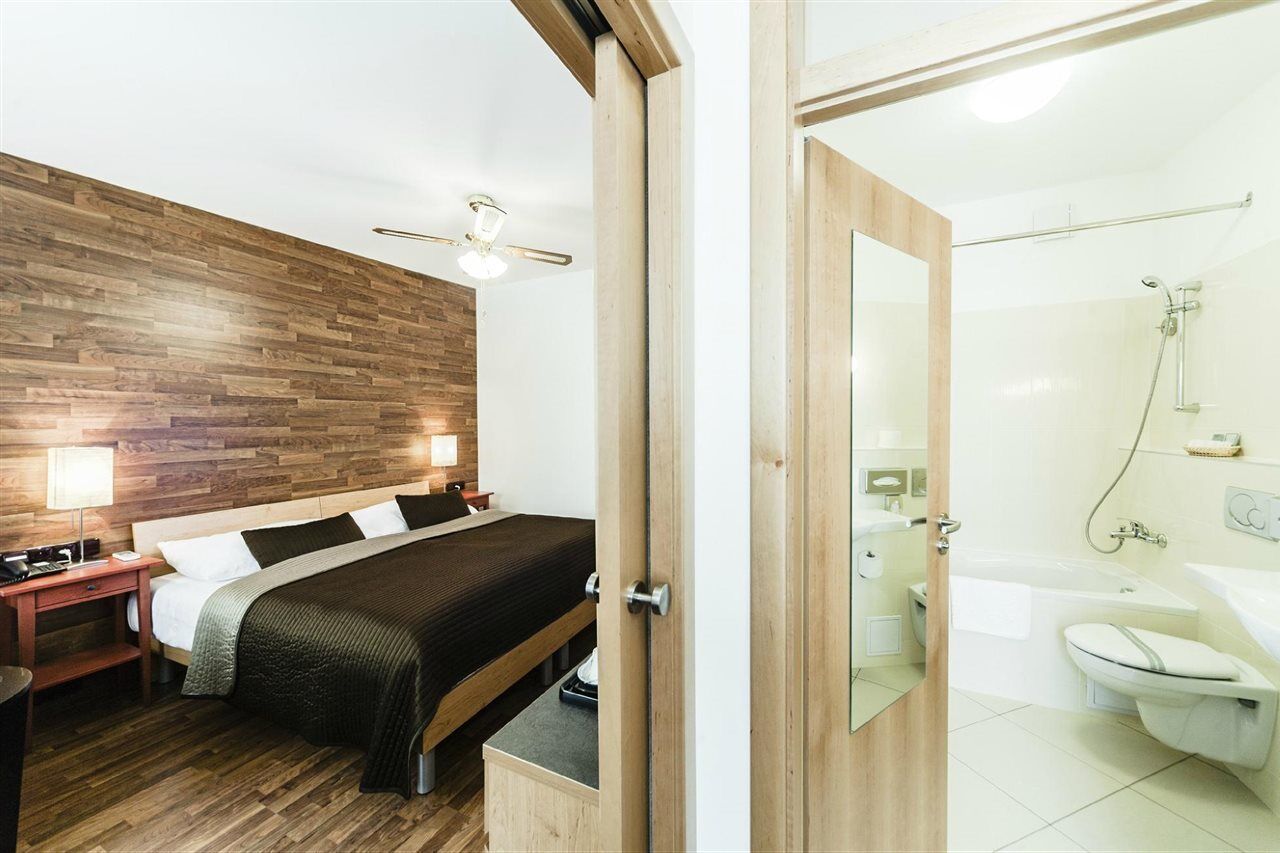 Archibald At The Charles Bridge Hotel Prague Ngoại thất bức ảnh