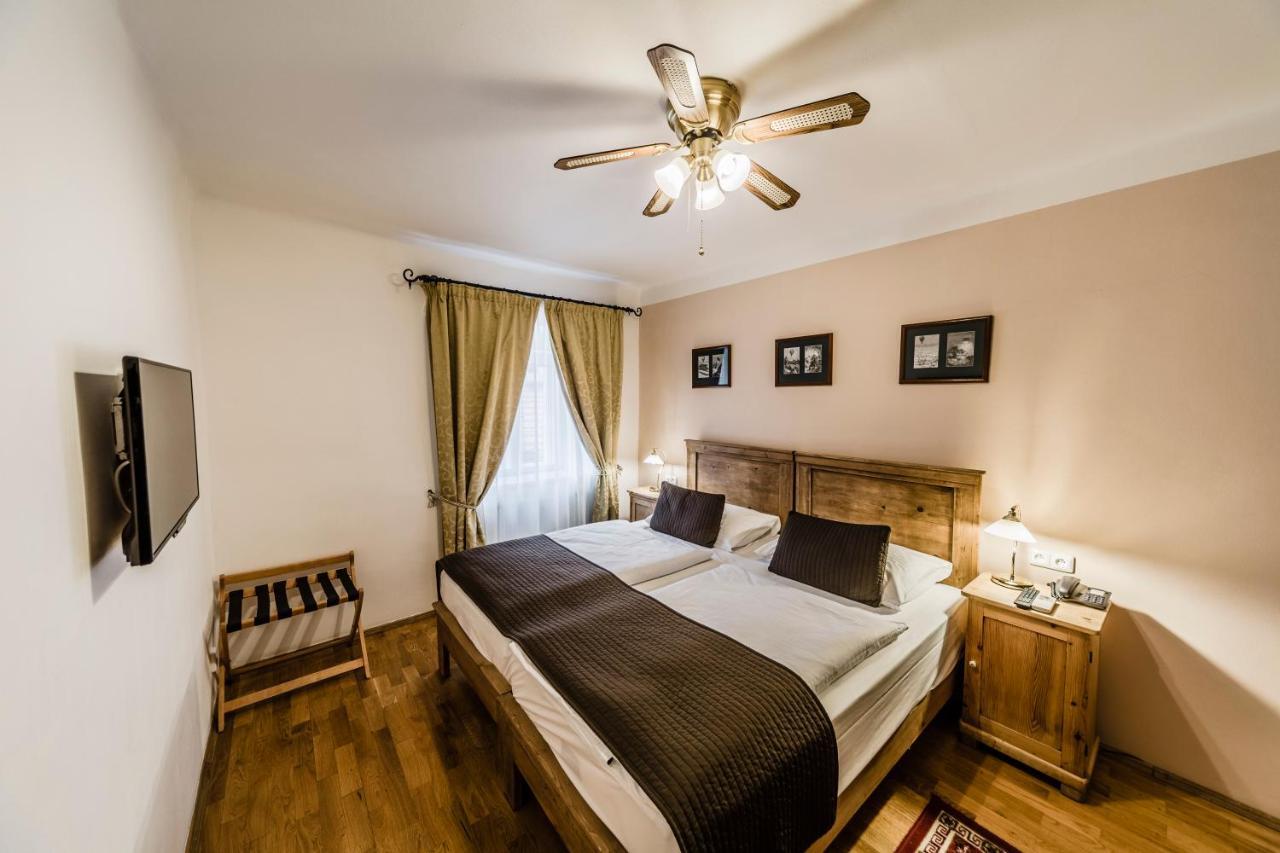 Archibald At The Charles Bridge Hotel Prague Ngoại thất bức ảnh