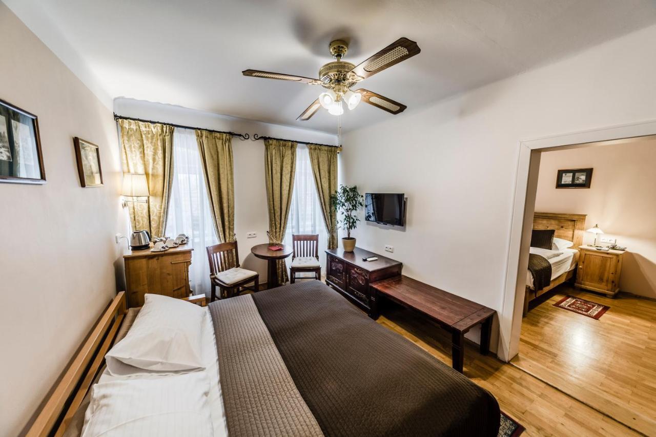 Archibald At The Charles Bridge Hotel Prague Ngoại thất bức ảnh